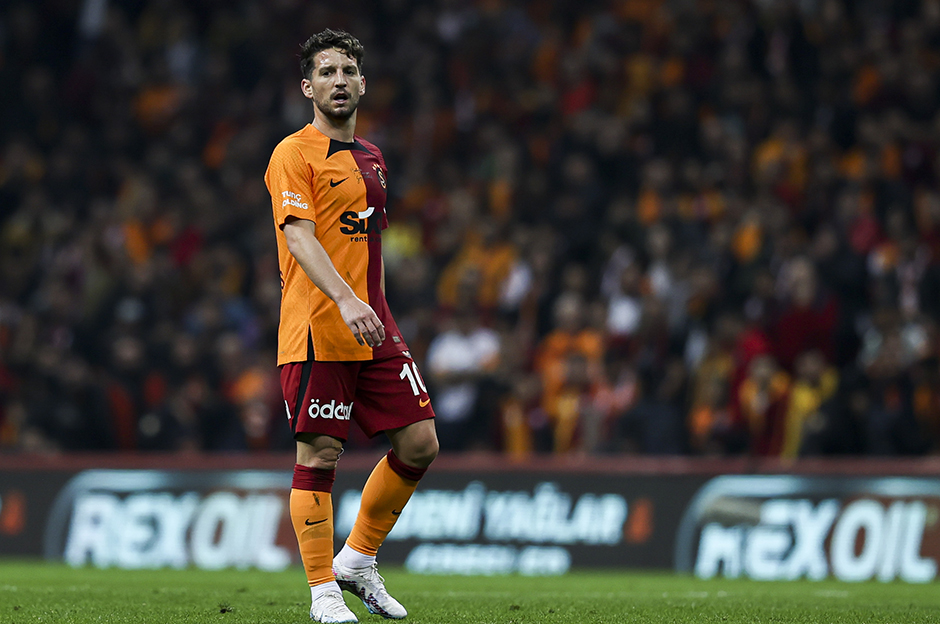 NTV Spor: Dries Mertens bir sezon daha Galatasaray'da