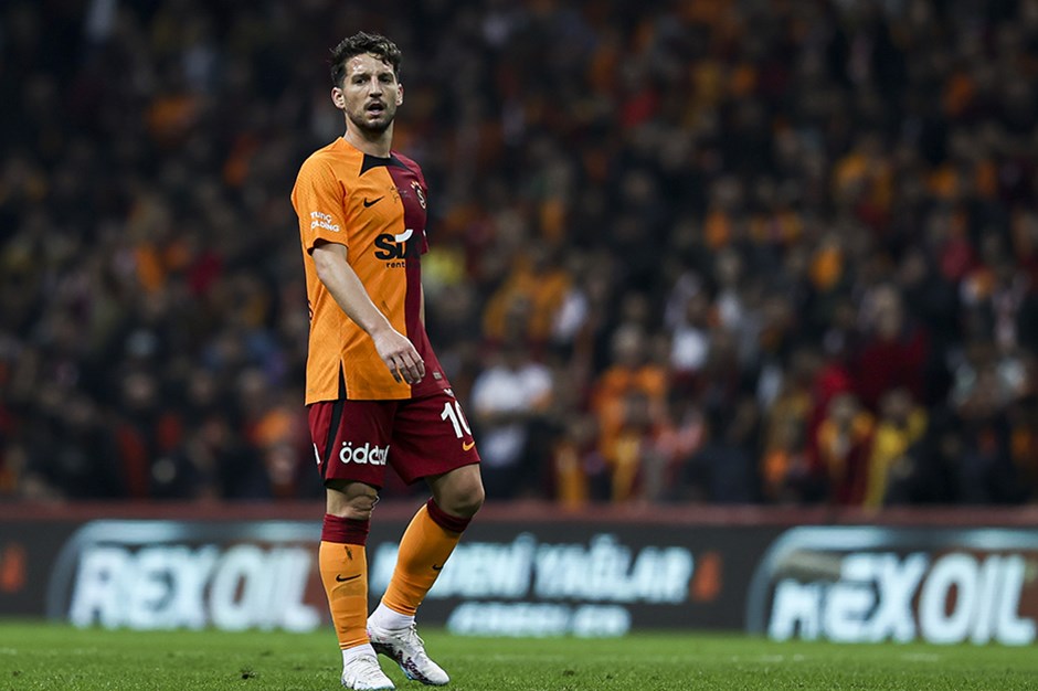Dries Mertens bir sezon daha Galatasaray'da