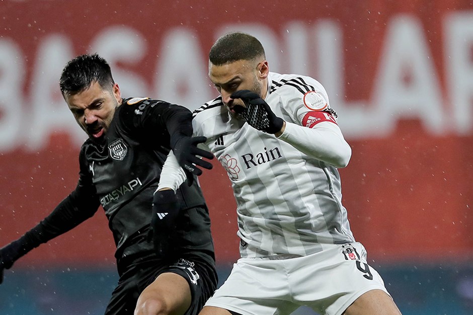 Cenk Tosun ve Mert Günok taraftarlardan özür diledi