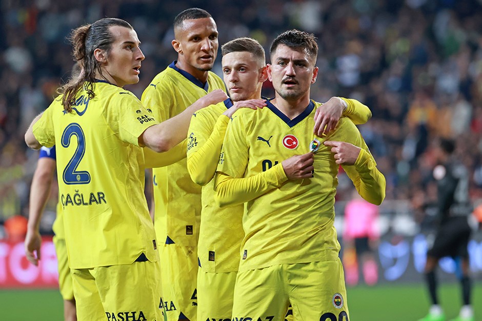 Fenerbahçe'de sakatlık: Haftalar sonra döndü, oyuna devam edemedi