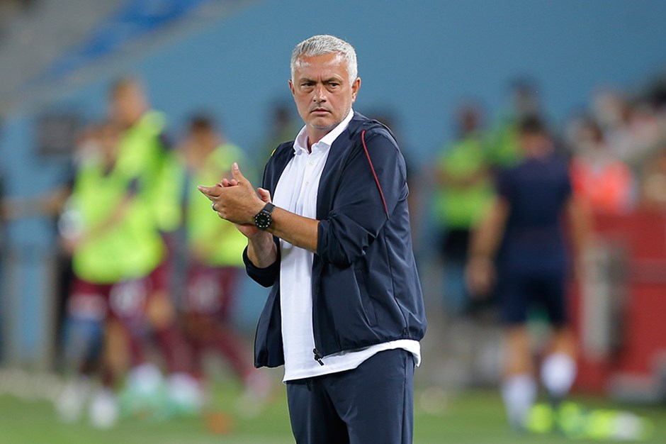 Fenerbahçe'den Mourinho'nun imza töreni için taraftara mesaj