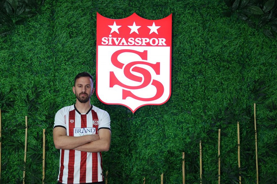 Sivasspor, orta saha transferini açıkladı