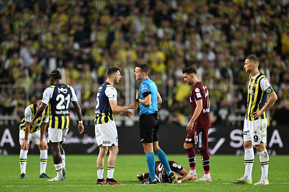 Eski hakemler Fenerbahçe - Trabzonspor maçının tartışmalı pozisyonlarını değerlendirdi