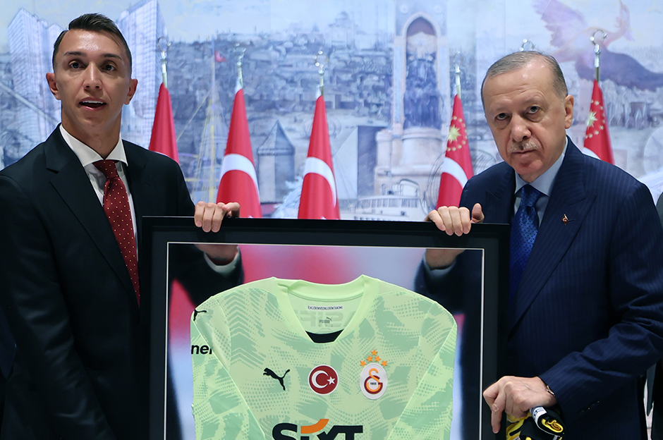 Cumhurbaşkanı Erdoğan, Galatasaray'a Şampiyonlar Ligi'nde başarı diledi  - 4. Foto