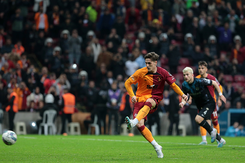 Galatasaray'da teknik direktör Okan Buruk'tan Nicolo Zaniolo kararı  - 10. Foto