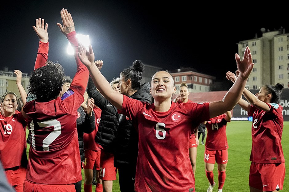 A Milli Kadın Takımı, Macaristan'ı son anlarda bulduğu golle geçti