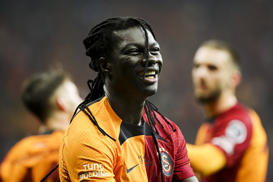 Gomis'ten Kerem Aktürkoğlu paylaşımı