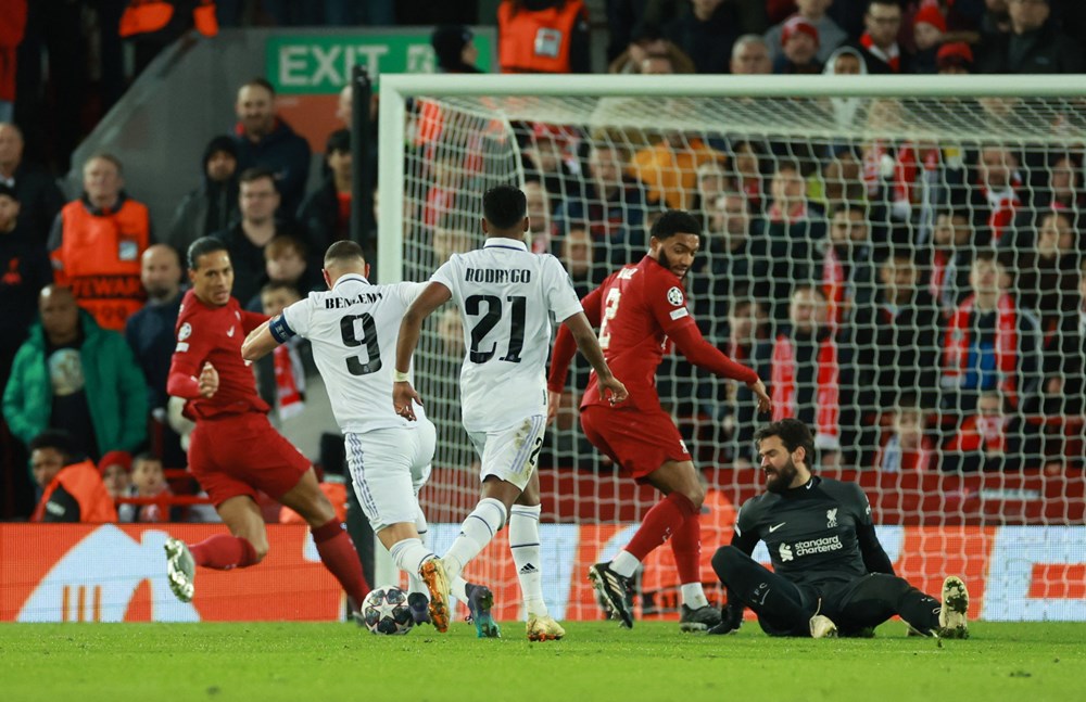 Real Madrid, Liverpool'a karşı geri döndü ve fark attı  - 10. Foto