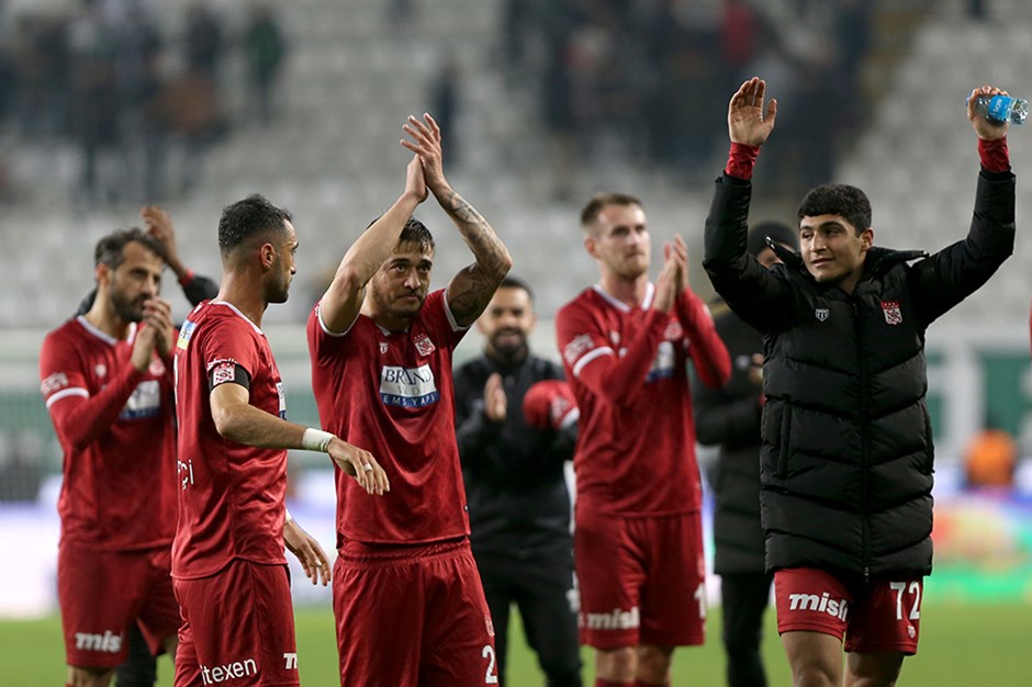 Sivasspor ligdeki galibiyet hasretini Konya'da sonlandırdı