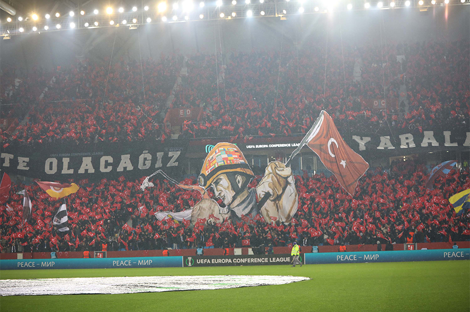 Maç öncesi Trabzon'da koreografi: Hep birlikte olacağız - 8. Foto