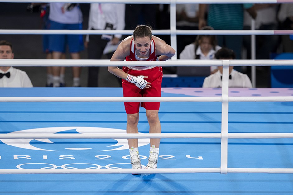 Buse Naz Çakıroğlu, Paris 2024'te gümüş madalya kazandı