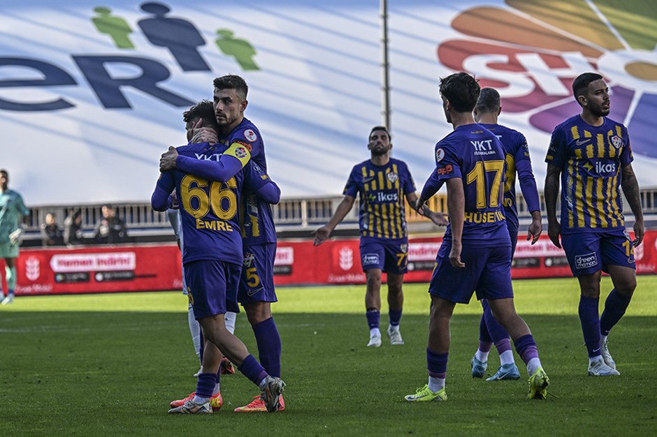 Gianni Bruno hat-trick yaptı, Eyüpspor gruplara kaldı