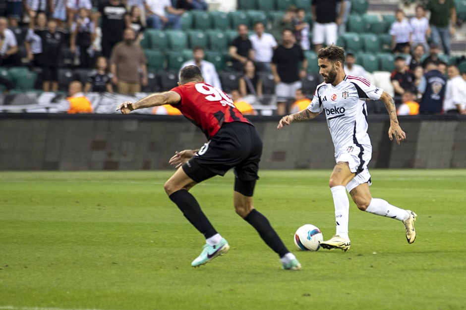 Beşiktaş, Rafa Silva'nın golleriyle kazandı