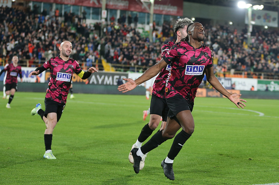 SÜPER LİG | Eyüpspor - Alanyaspor maçı ne zaman, saat kaçta? Eyüpspor - Alanyaspor maçı hangi kanalda?   - 2. Foto
