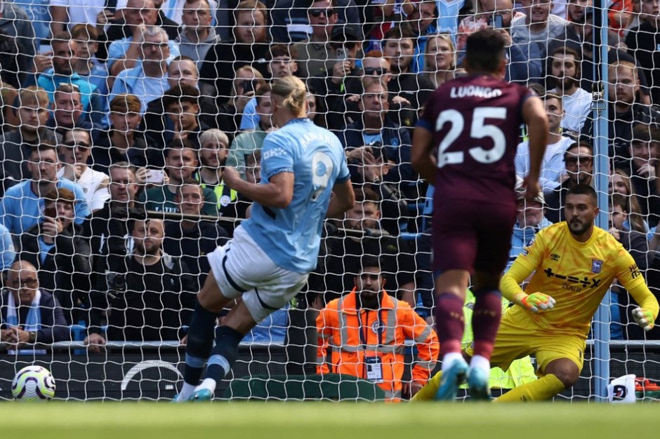 Manchester City maçının ilk 16 dakikasında yaşananlar hayrete düşürdü