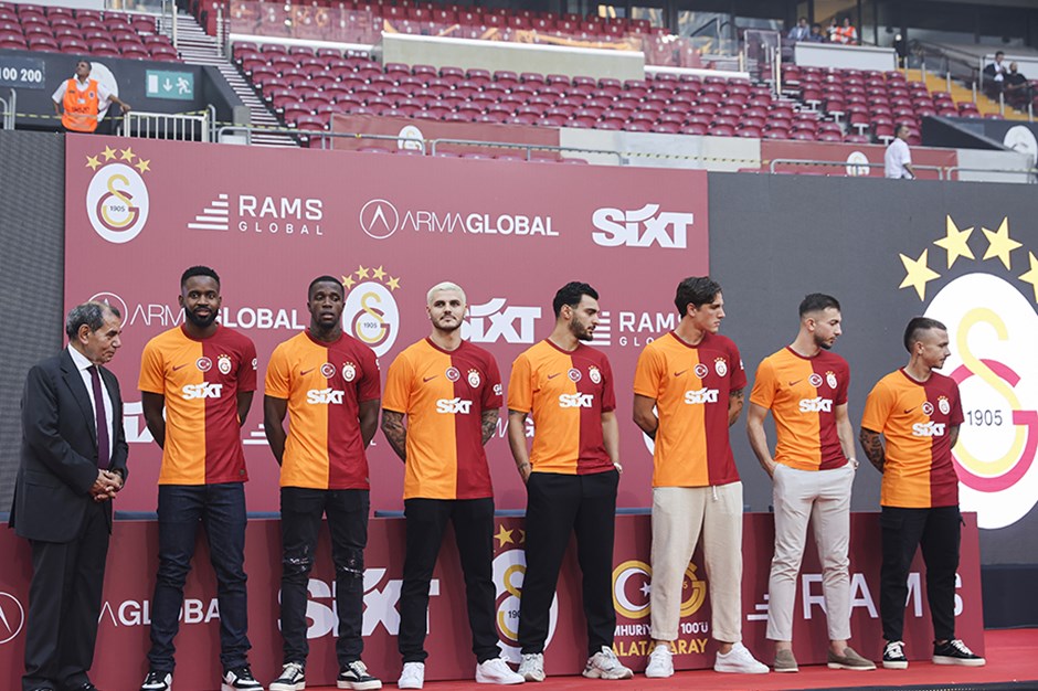 Galatasaray'dan imza töreninde Fenerbahçe'ye gönderme