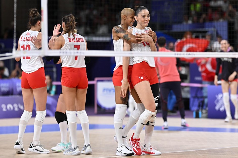 Türkiye - İtalya voleybol yarı final maçı ne zaman, saat kaçta ve hangi kanalda? Filenin Sultanları yarı final maç programı