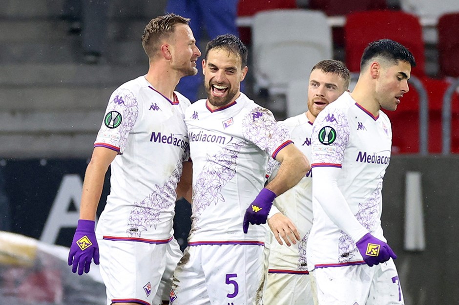7 gollü çılgın düelloda kazanan Fiorentina 