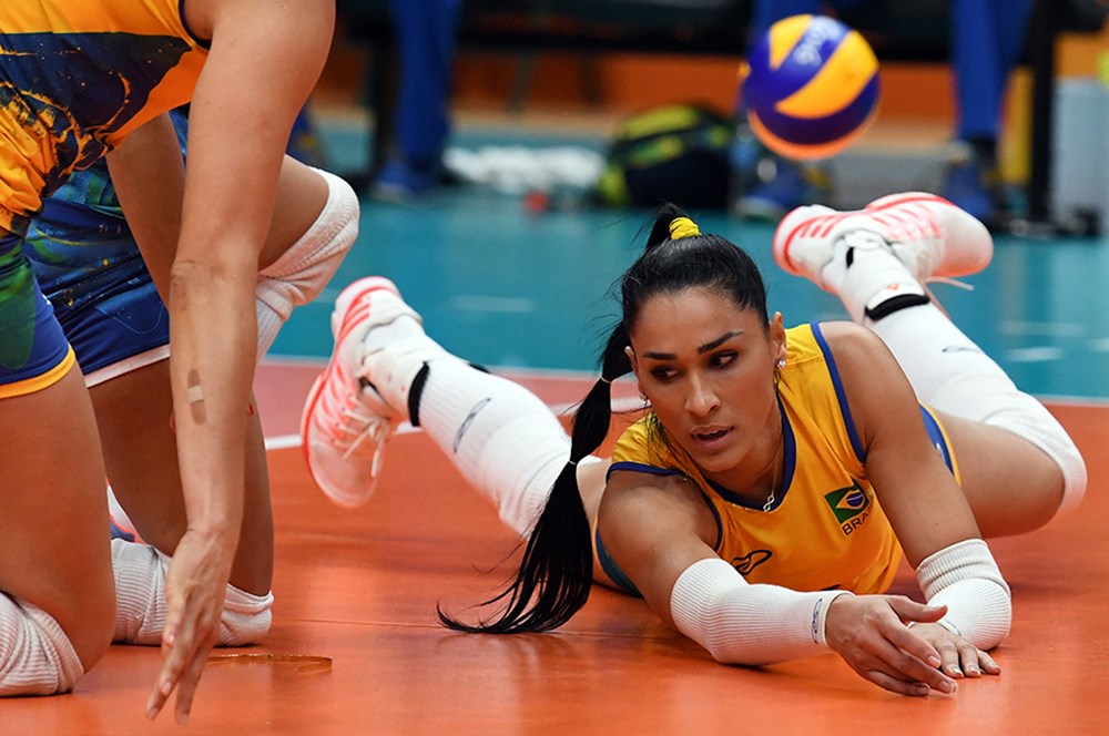 Dünyanın en zengin kadın voleybolcuları belli oldu: Zehra Güneş ve Ebrar Karakurt da listede  - 5. Foto