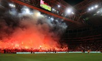 Galatasaray'ın idmanında 35 bin taraftar: Bakambu beğeni topladı
