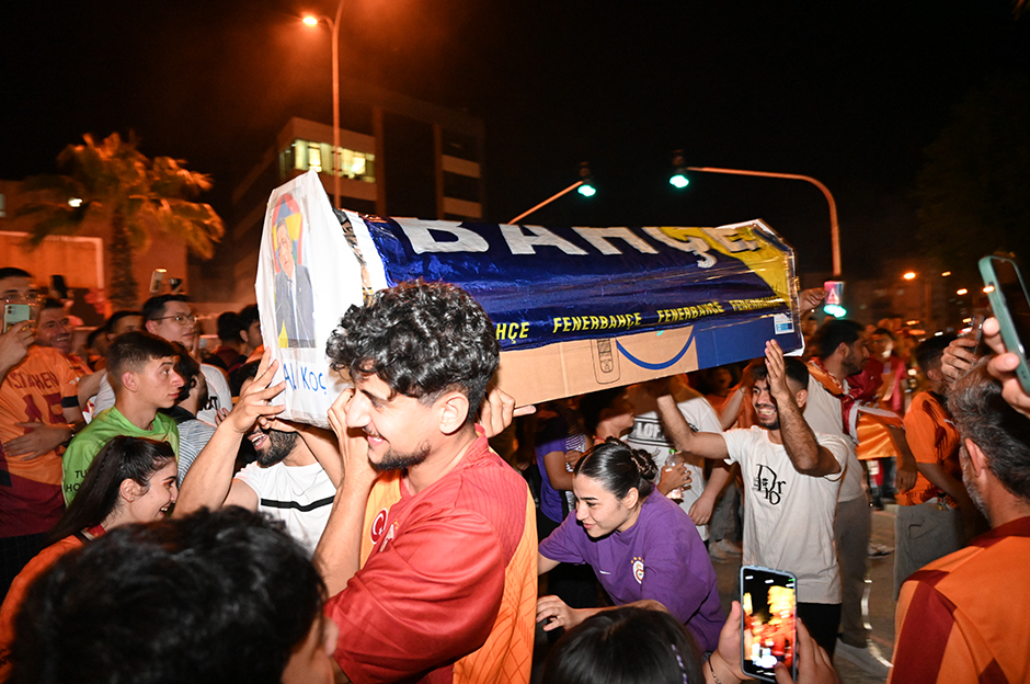 Galatasaraylı taraftarlardan unutulmaz şampiyonluk fotoğrafları!