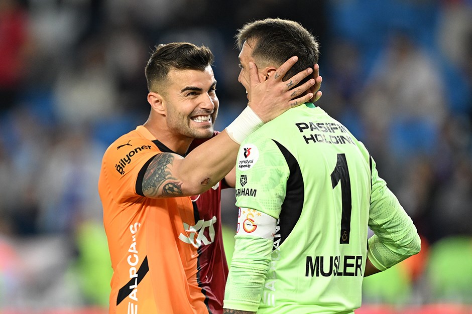 Muslera: "Başarıların parçası olduğum için çok gururluyum"