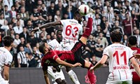 "Tuhaf sezonda tuhaf bir oyun" | Spor yazarları Beşiktaş için ne dedi?
