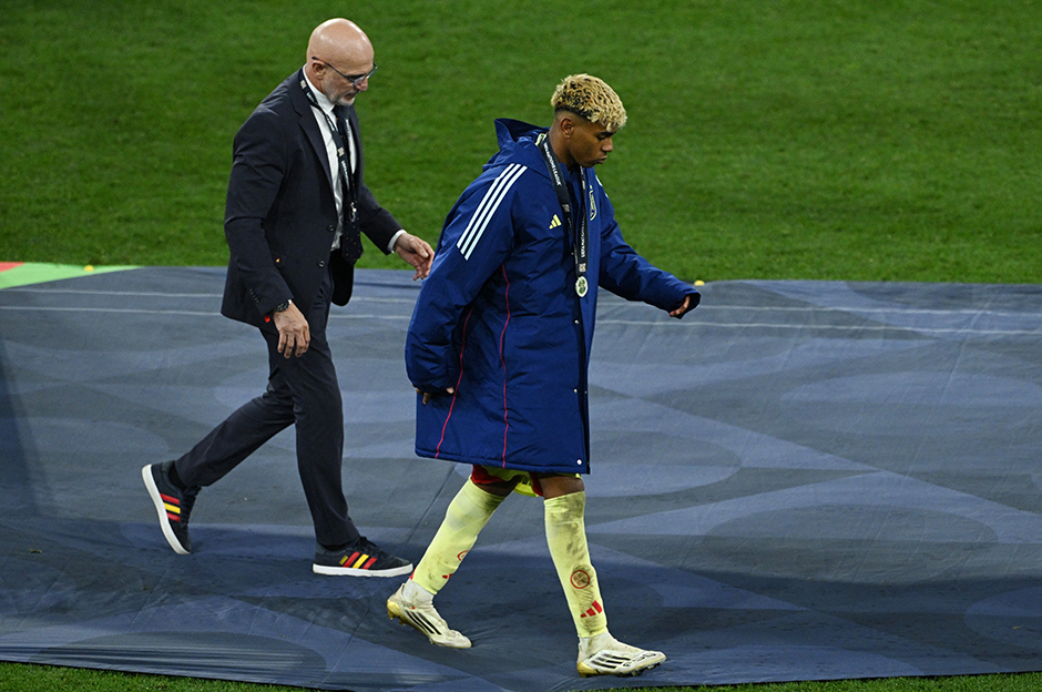 Lamine Yamal's reaction on the sidelines