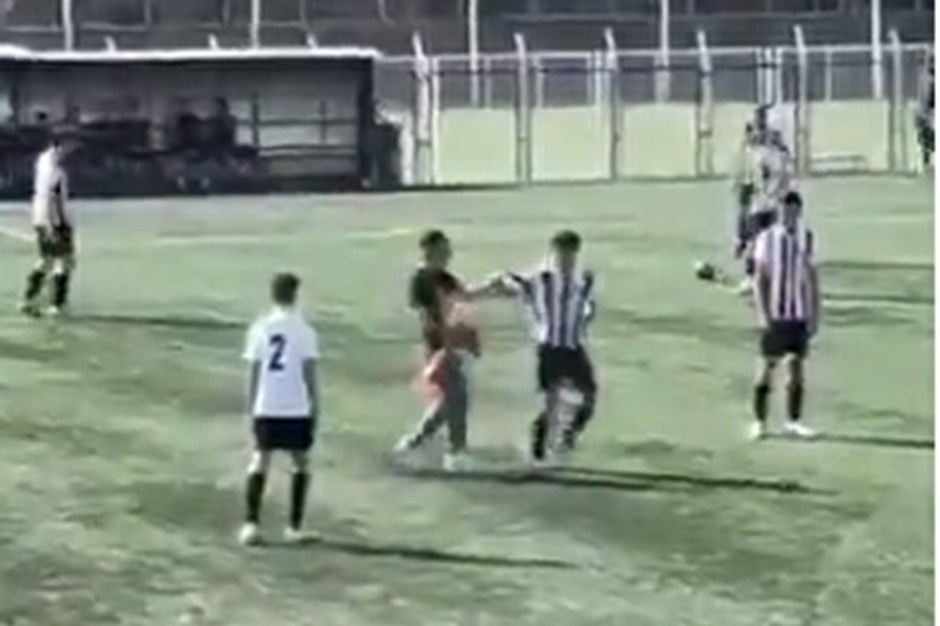 16 yaşındaki futbolculara saldıran holigan tutuklandı