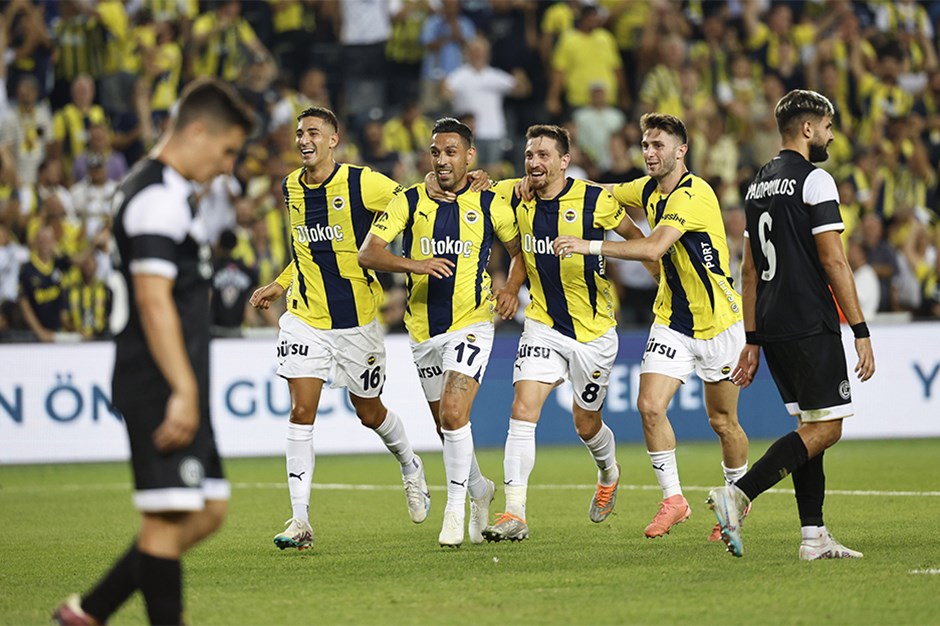 Fenerbahçe kafilesi, konaklayacağı otele ulaştı