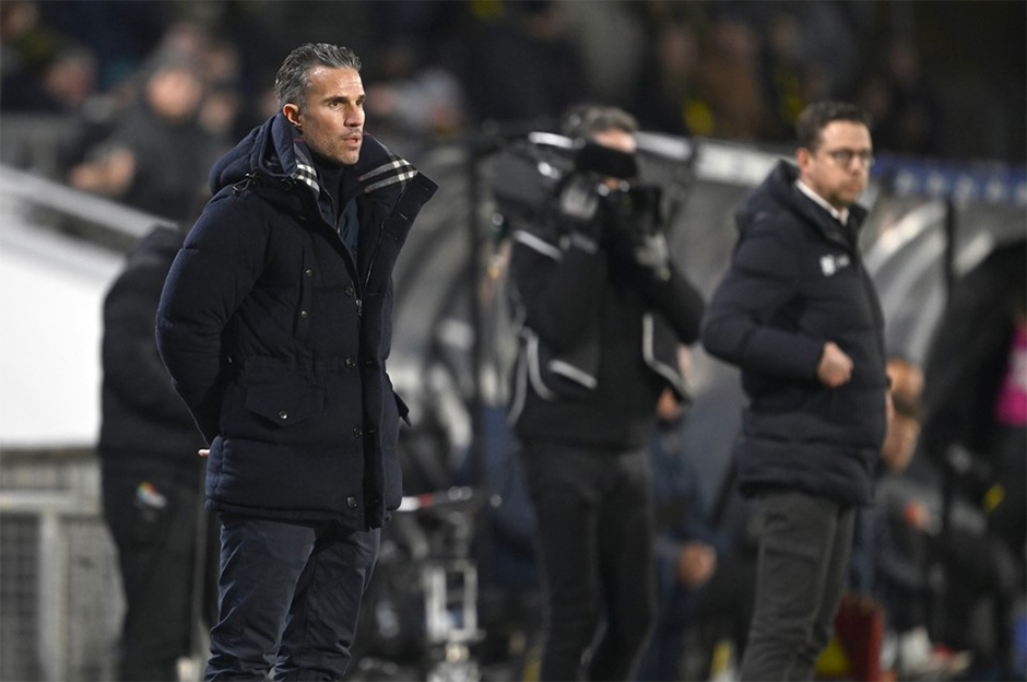 Tüm dünya Hollanda'daki skandalı konuşuyor: Robin van Persie neye uğradığını şaşırdı  - 5. Foto