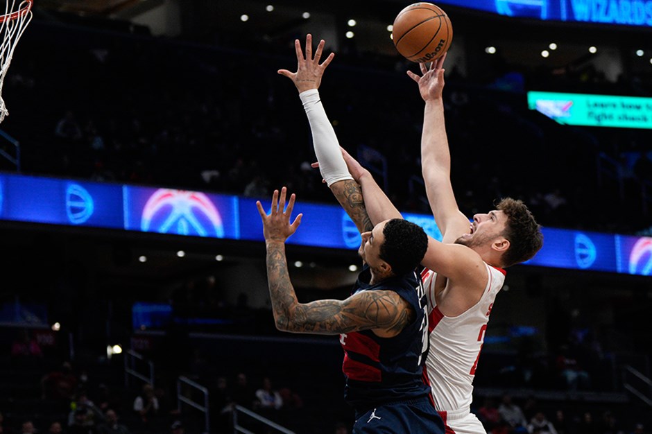 Houston Rockets'ın farklı kazandığı maçta Alperen Şengün'den double-double