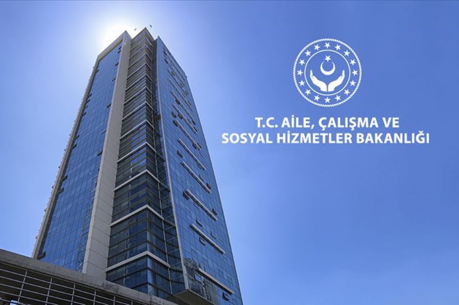 Depremzede çocuklar için evlat edinme talebi: Aile, Çalışma ve Sosyal Hizmetler Bakanlığı açıkladı