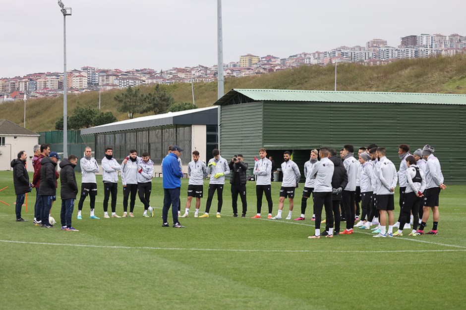 Trabzonspor, Kasımpaşa maçı için İstanbul'a gitti