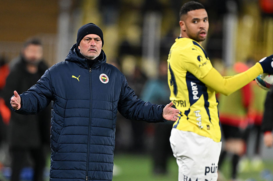 "Böyle bir olaya ilk kez şahit oluyorum" | Spor yazarları Fenerbahçe için ne dedi?  - 2. Foto