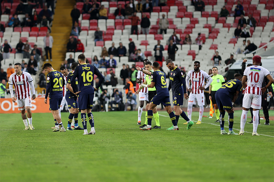Trio ekibinden Fenerbahçe-Sivasspor maçındaki penaltı için net yorum  - 4. Foto