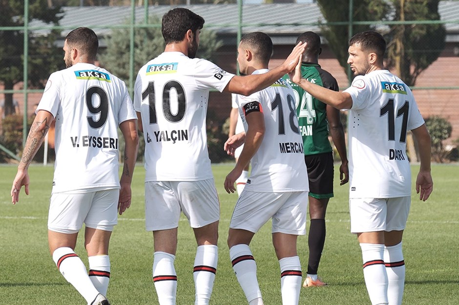 Karagümrük, hazırlık maçında Kocaelispor'u devirdi