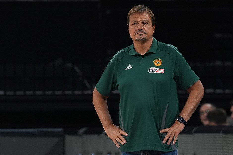 Ergin Ataman'ın Panathinaikos'u derbide kazandı