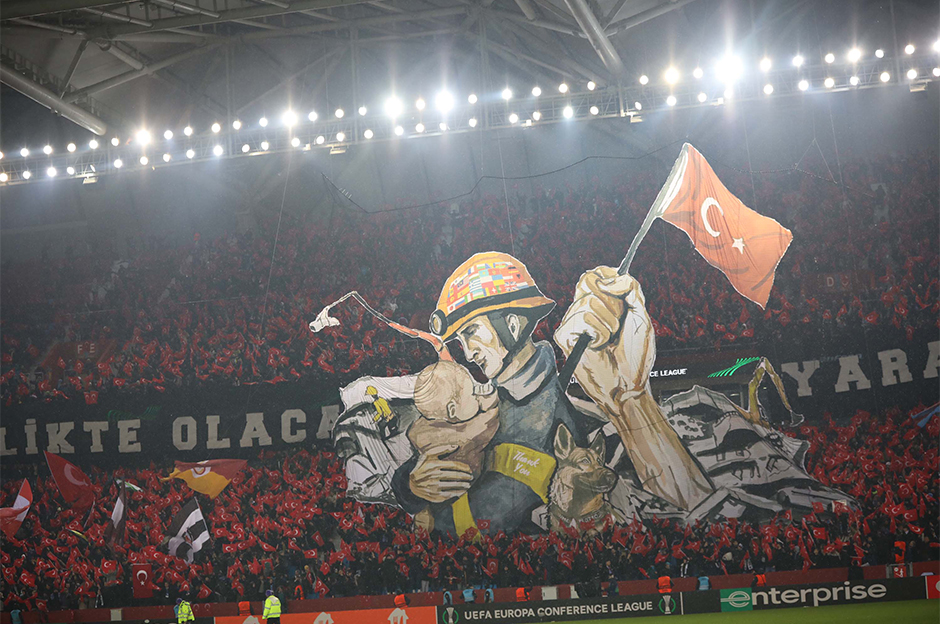 Maç öncesi Trabzon'da koreografi: Hep birlikte olacağız - 7. Foto