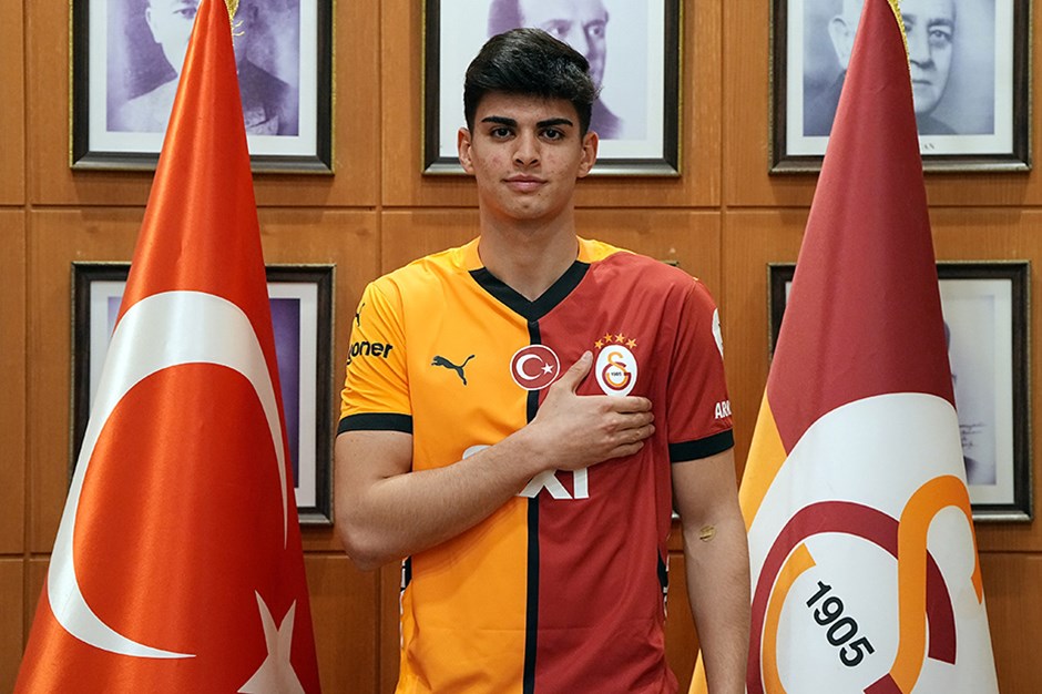 Galatasaray'dan son gün transferi: İmzayı attı