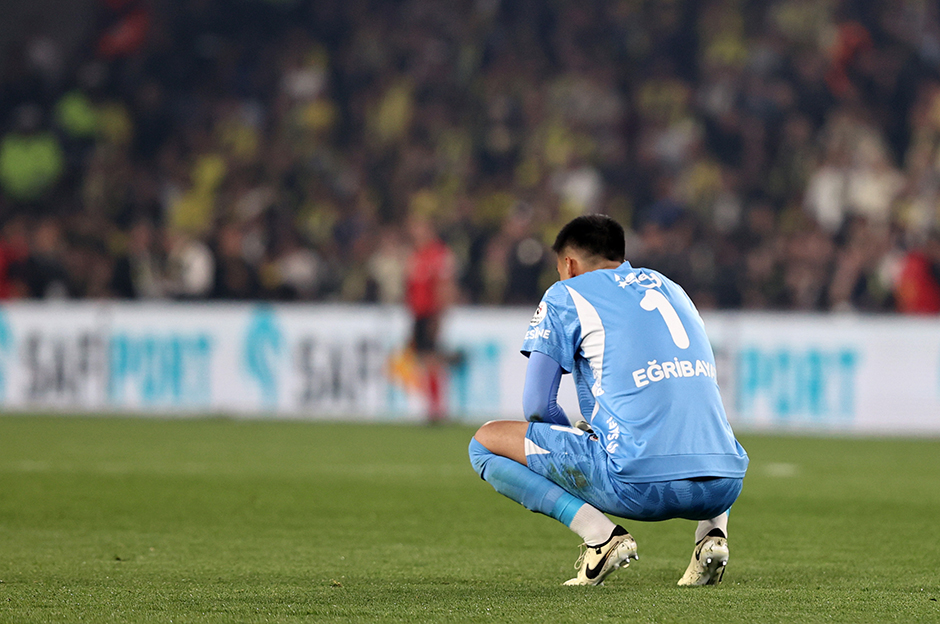 Derbi sonrası flaş hareket: "Özür dilesek ne olacak" deyip yayını terk etti  - 5. Foto