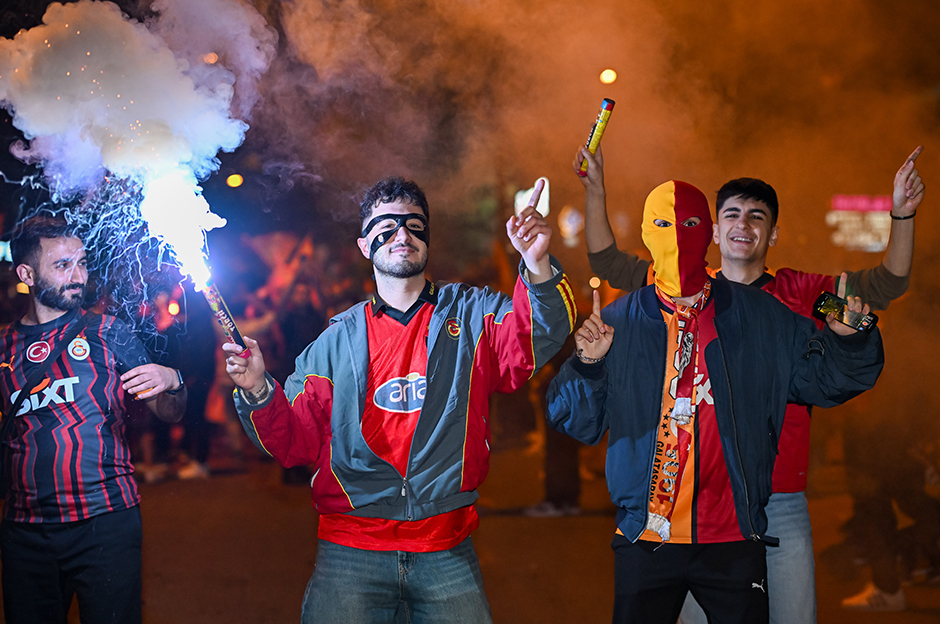 Galatasaraylı taraftarlardan unutulmaz şampiyonluk fotoğrafları!