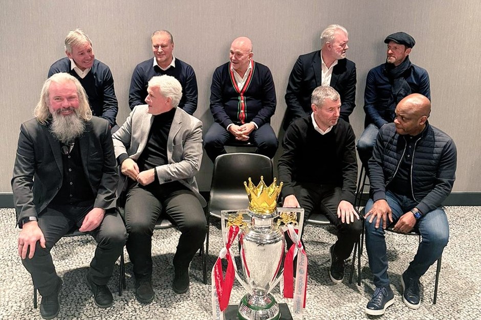 Manchester United efsaneleri 30 yıl sonra bir araya geldi
