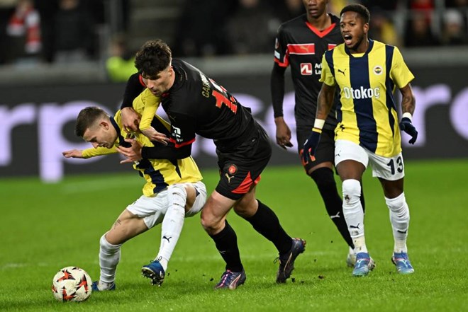 "Fenerbahçe bu hatayı hep yapıyor" | Spor yazarları, Fenerbahçe için ne dedi?  - 6. Foto