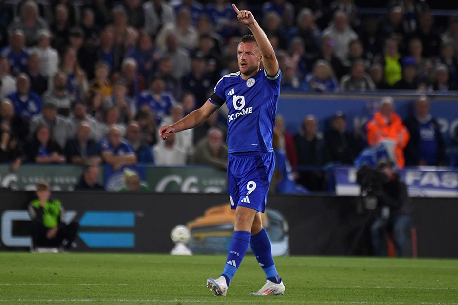 Leicester, Tottenham'ı Vardy ile durdurdu