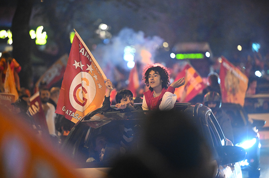 Galatasaraylı taraftarlardan unutulmaz şampiyonluk fotoğrafları!