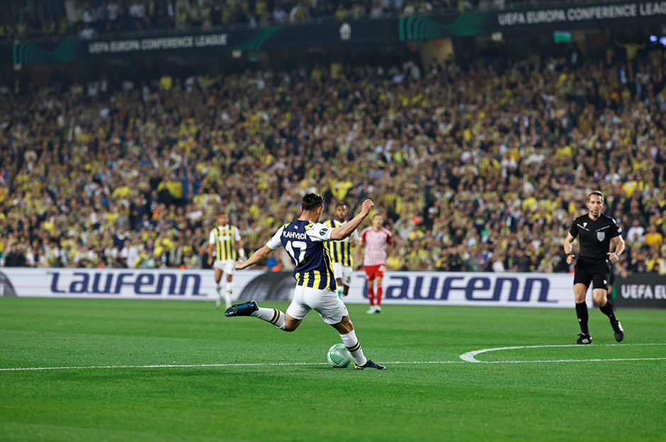 Fenerbahçe maçında 3 penaltı kurtaran kaleciden "muska" itirafı  - 1. Foto
