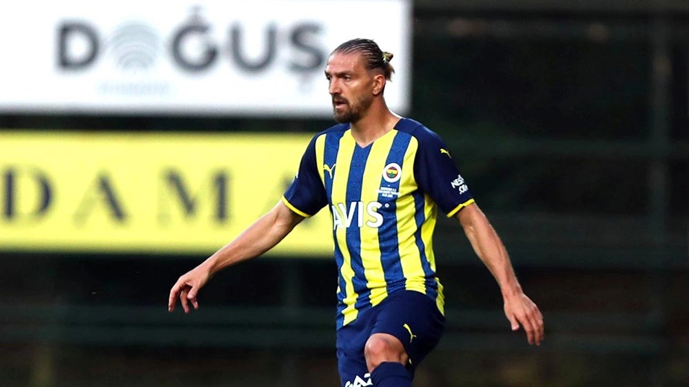 Yapay zekaya göre Fenerbahçe tarihinin en iyi ilk 11'i - 5. Foto