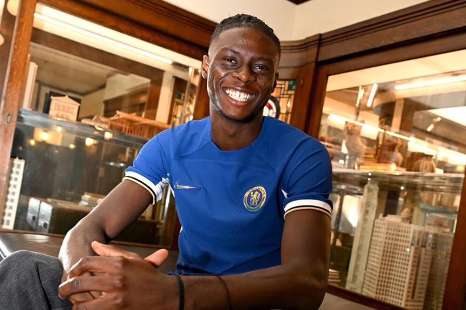 "Yeni Camavinga" olarak anılıyor: Chelsea 19'luk genç yıldızla 7+1 yıllık imzayı attı