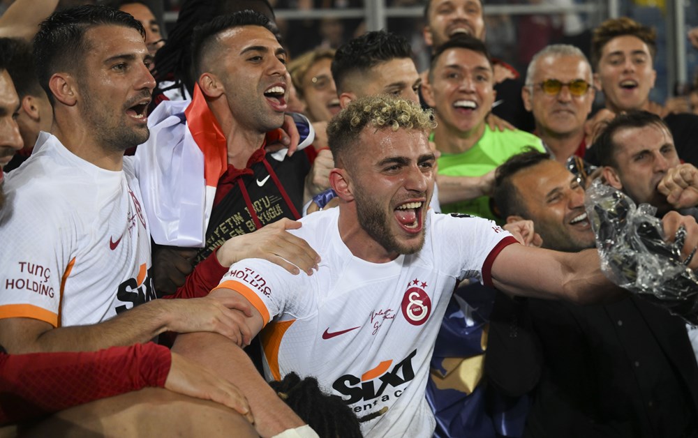 Galatasaraylı futbolcuların şampiyonluk sevinci  - 3. Foto